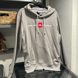 Men’s North Face Hoodie Medium